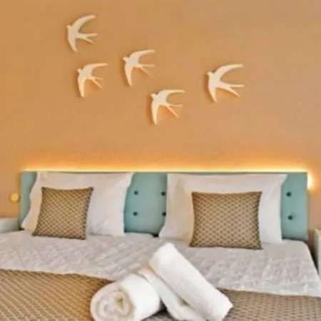 Charm Hotel, הרסוניסוס