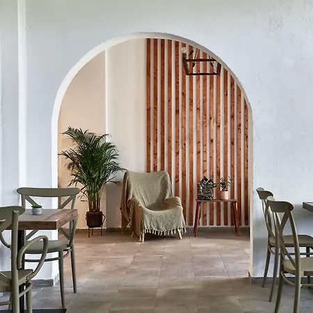 Charm Hotel, Hotel 2*