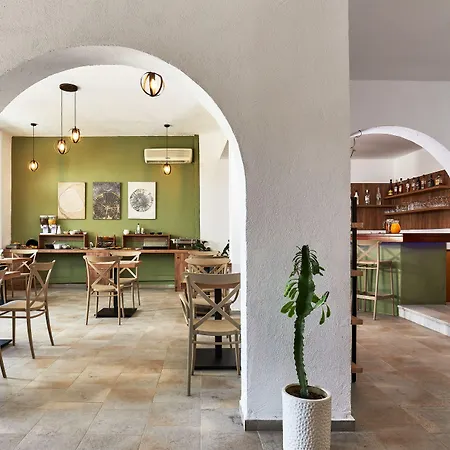 Charm Hotel,