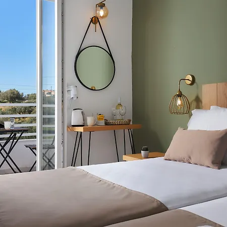 Charm Hotel, Hotel
