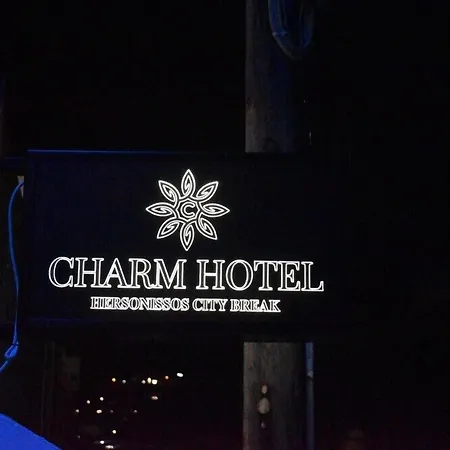 Charm Hotel, הרסוניסוס