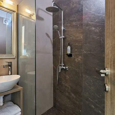 Charm Hotel, 2*