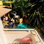 Charm Hotel, 2*