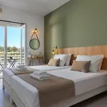 Charm Hotel, Hotel