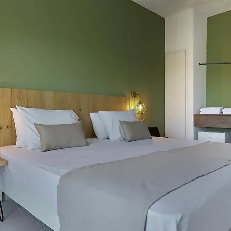 Charm Hotel, 2*