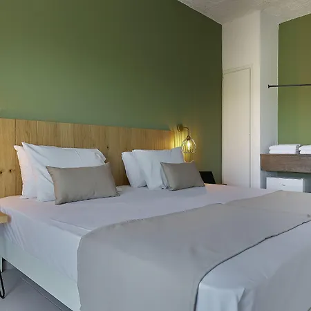 Charm Hotel, 2*