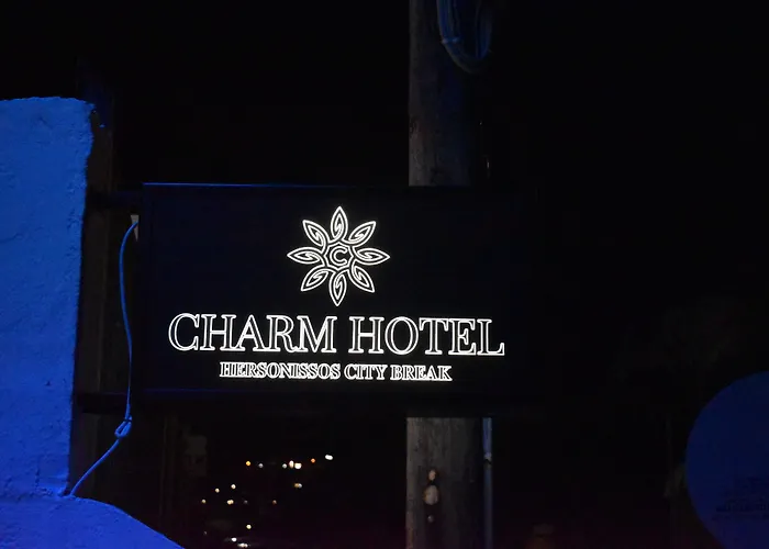 Charm Hotel, ホテル